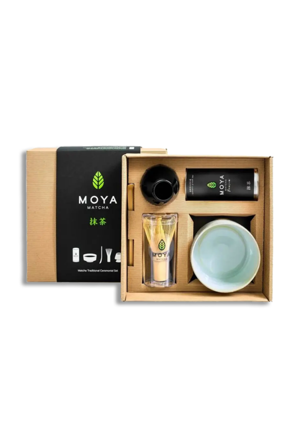 Haru Matcha seremonisett med blå håndlaget bolle og bambusvisp