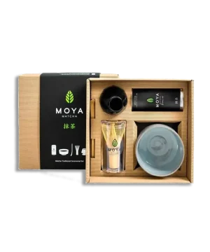 Komplett Yuro Matcha seremonisett med sort keramisk bolle, bambusvisp og økologisk matcha-te.