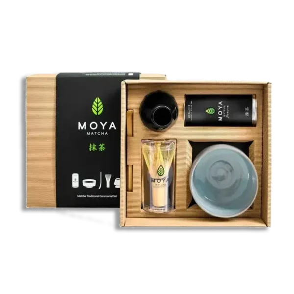 Komplett Yuro Matcha seremonisett med sort keramisk bolle, bambusvisp og økologisk matcha-te.